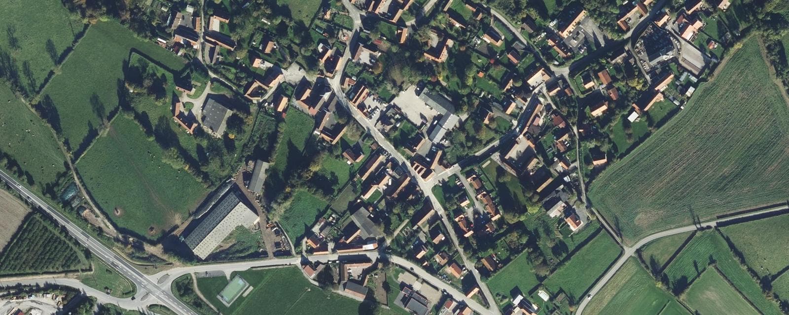 Vue aérienne de Escœuilles (Pas-de-Calais)