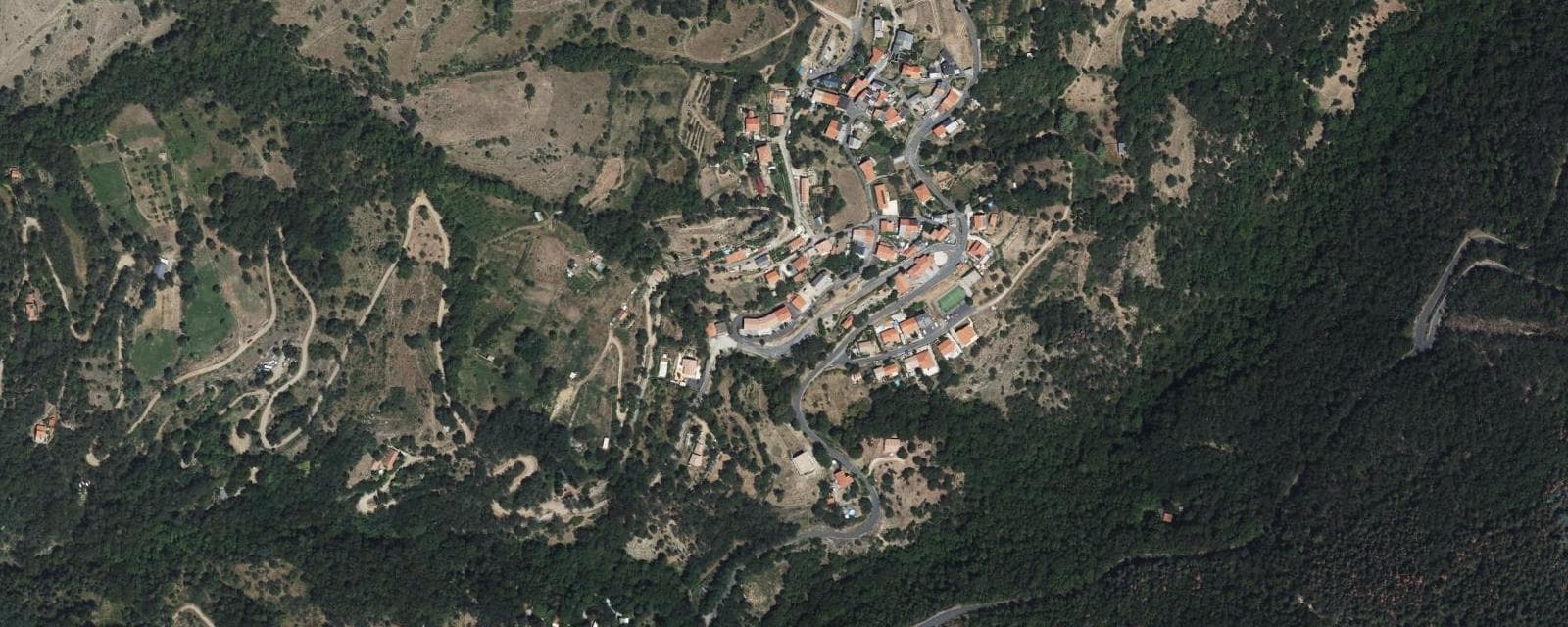 Vue aérienne de Escaro (Pyrénées-Orientales)