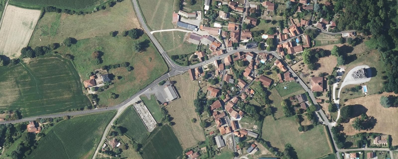 Vue aérienne de Escos (Pyrénées-Atlantiques)