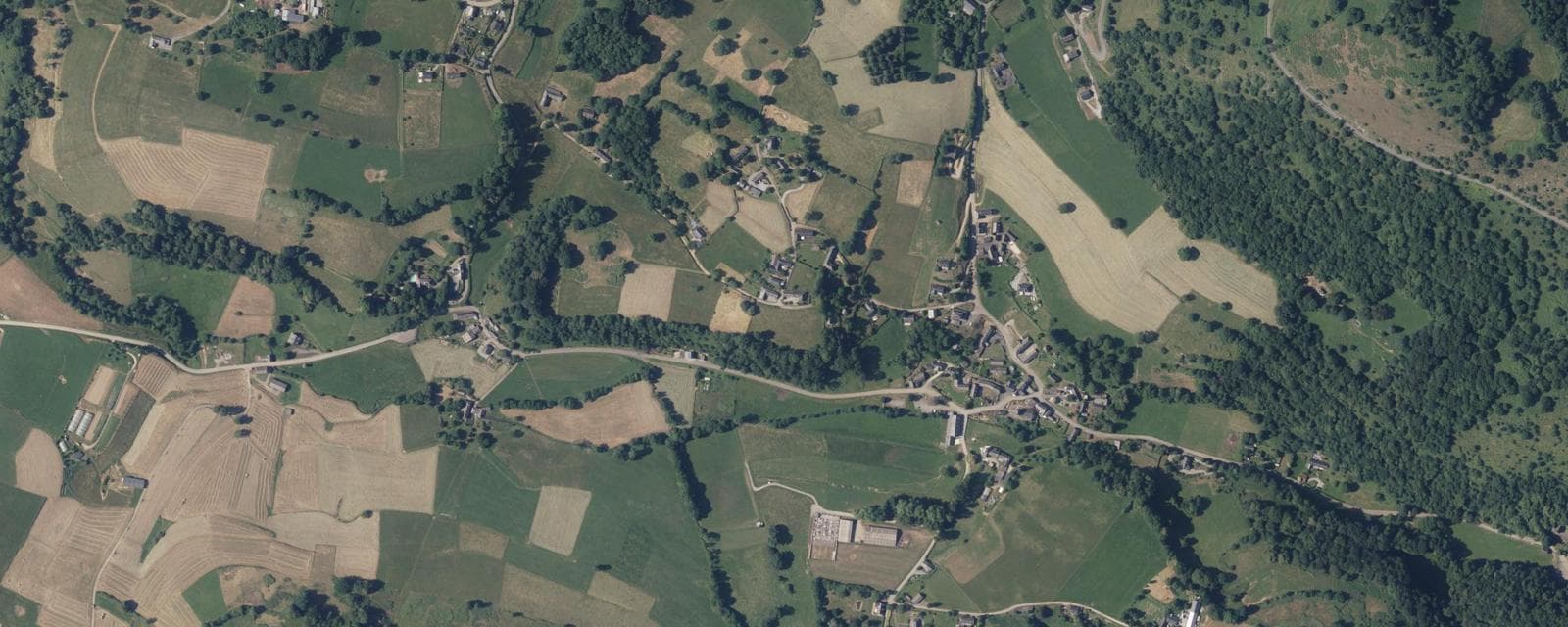 Vue aérienne de Esparros (Hautes-Pyrénées)