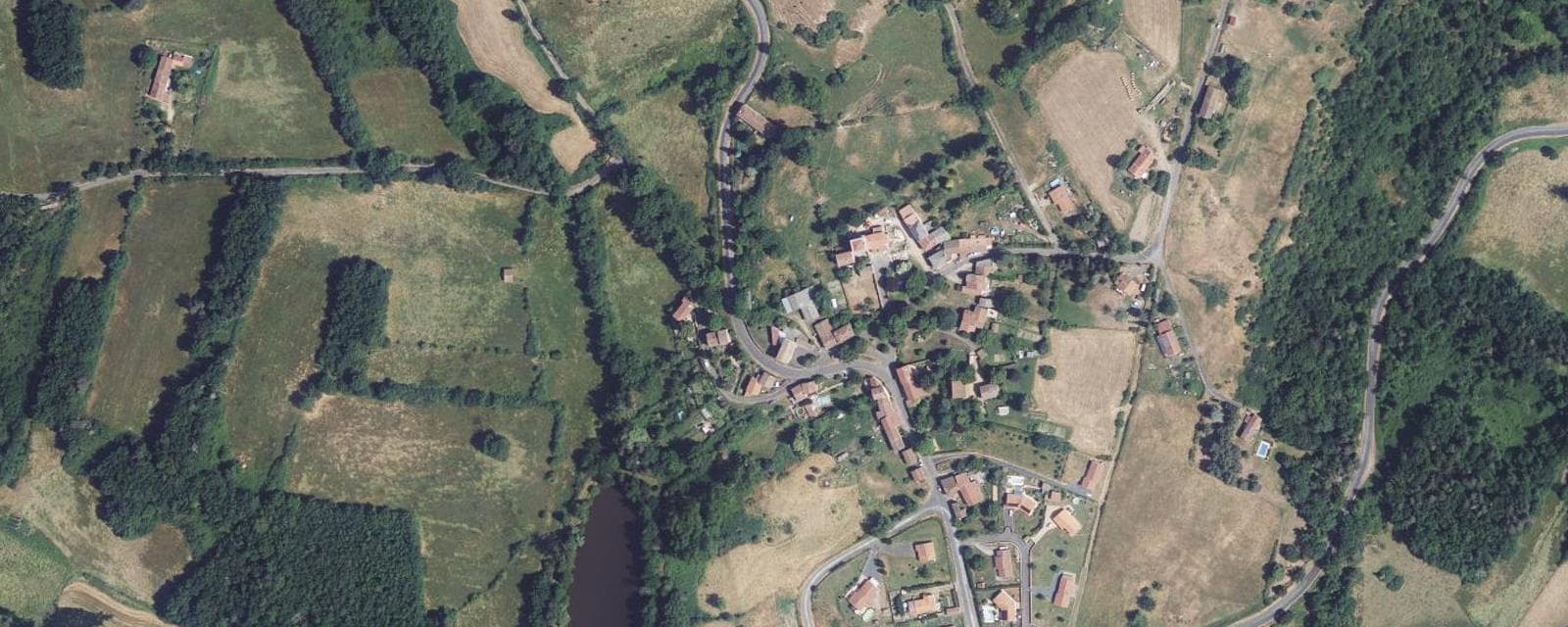 Vue aérienne de Estandeuil (Puy-de-Dôme)