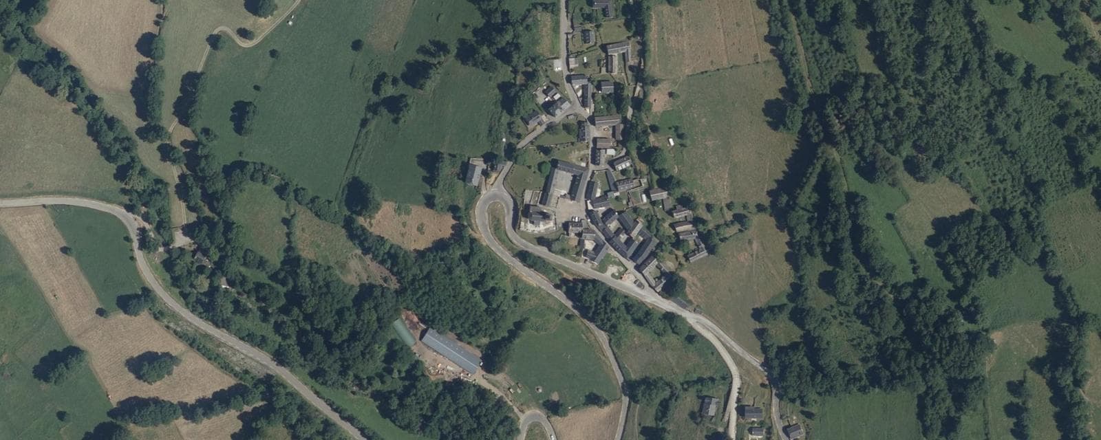 Vue aérienne de Estensan (Hautes-Pyrénées)
