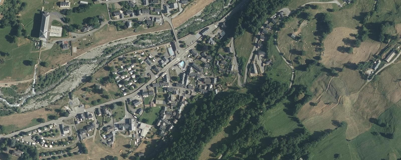 Vue aérienne de Esterre (Hautes-Pyrénées)