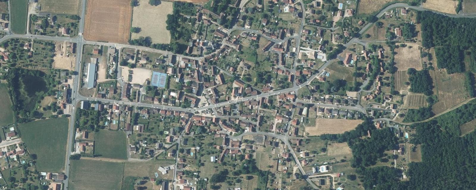 Vue aérienne de Estivareilles (Allier)
