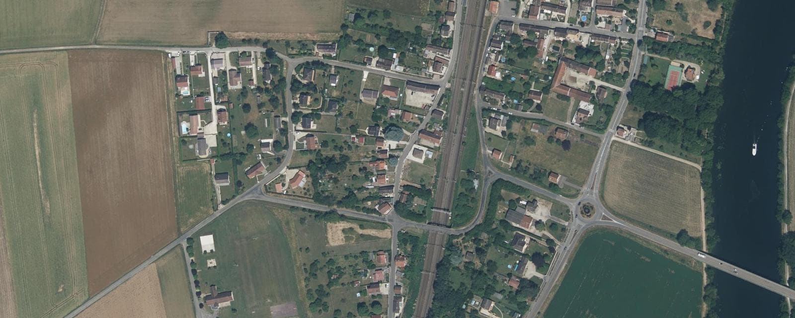 Vue aérienne de Étigny (Yonne)