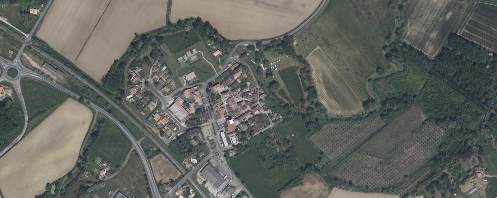 Vue aérienne de Fauillet (Lot-et-Garonne)