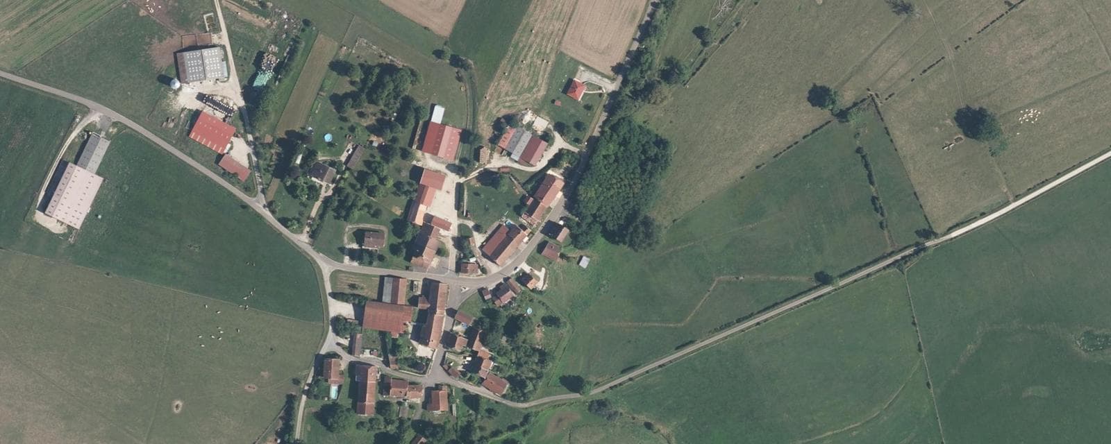 Vue aérienne de Ferrières-lès-Ray (Haute-Saône)