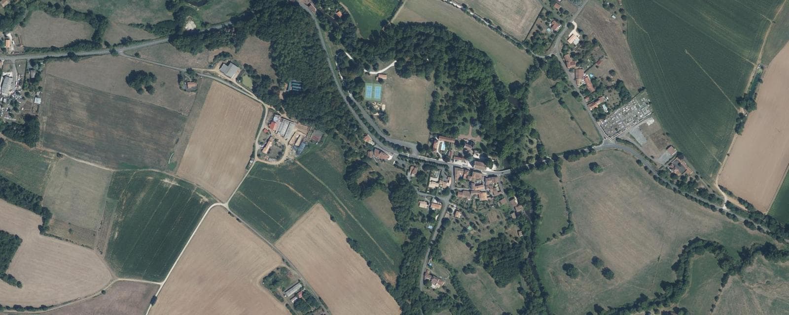 Vue aérienne de Feuillade (Charente)