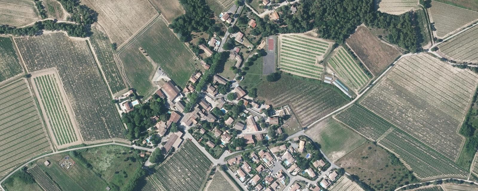 Vue aérienne de Fontanès (Hérault)