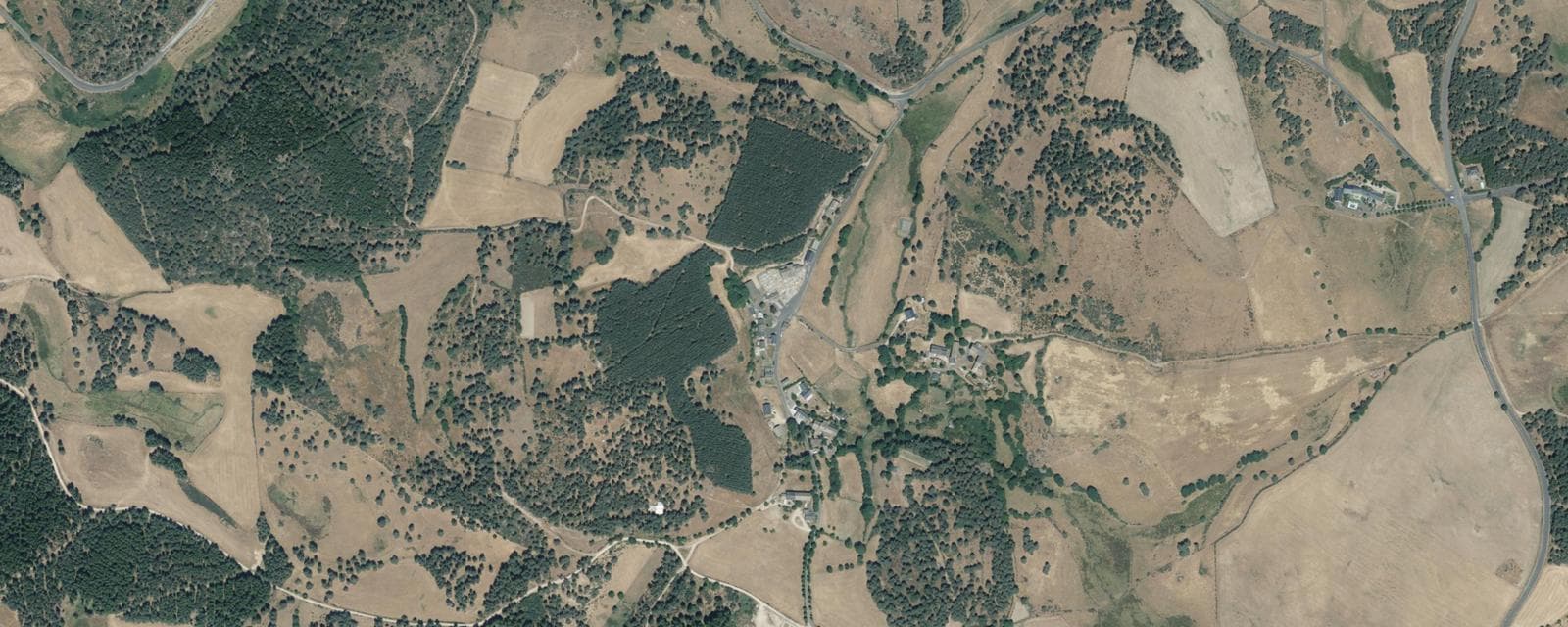 Vue aérienne de Fontans (Lozère)