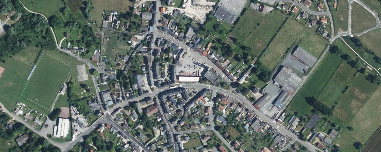 Vue aérienne de Foucarmont (Seine-Maritime)