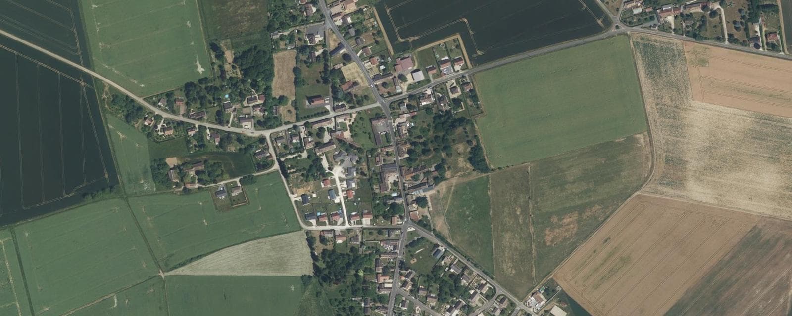 Vue aérienne de Fouchères (Yonne)
