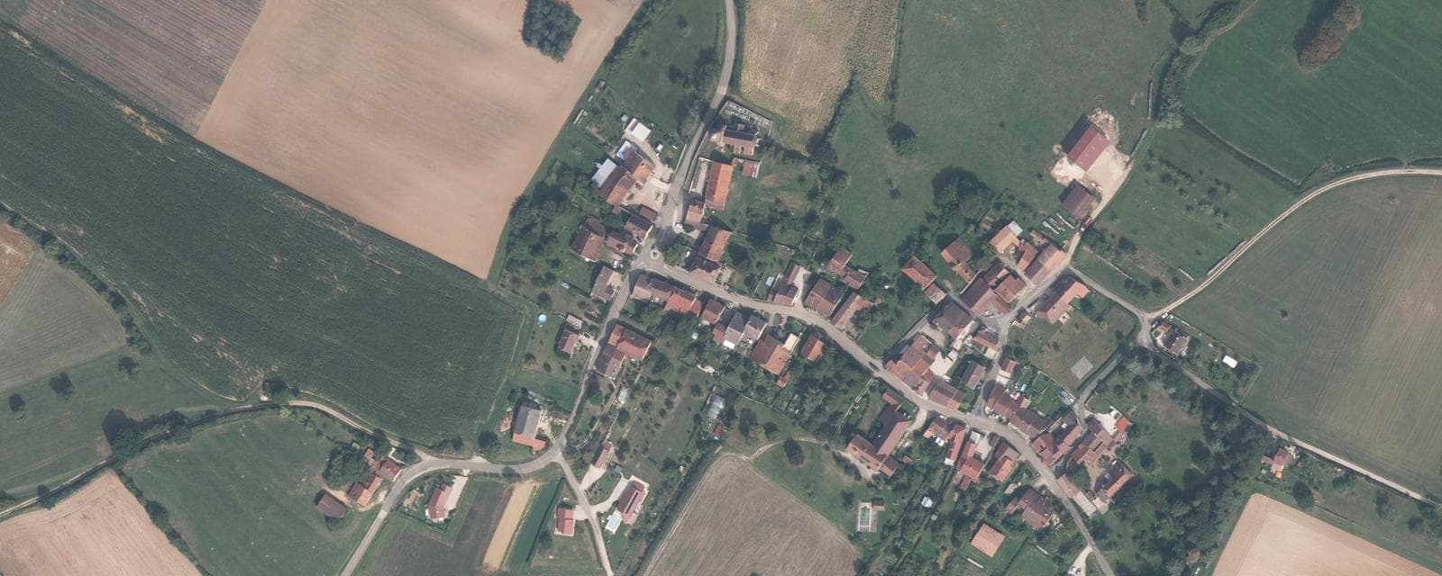Vue aérienne de Frasne-les-Meulières (Jura)