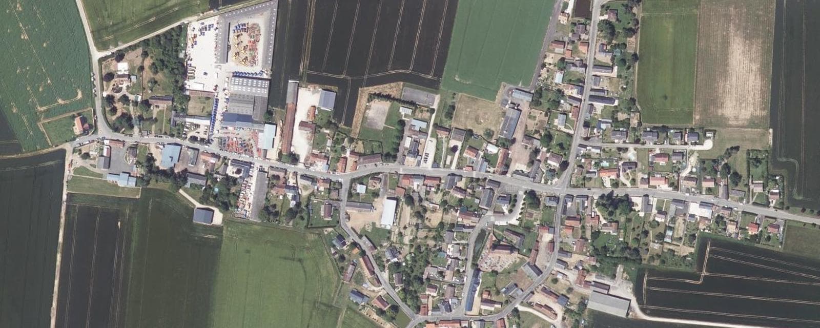 Vue aérienne de Fresnay-le-Comte (Eure-et-Loir)