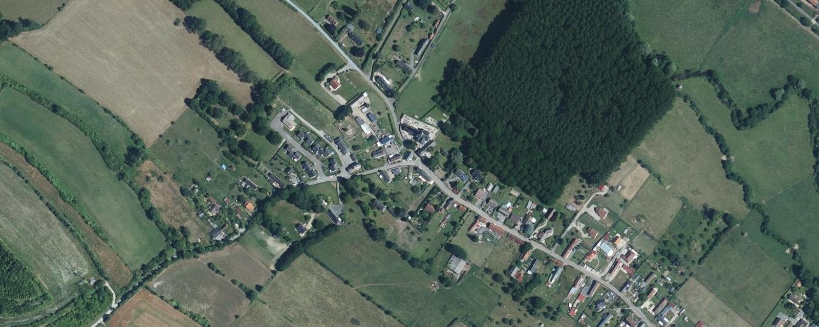Vue aérienne de Freulleville (Seine-Maritime)