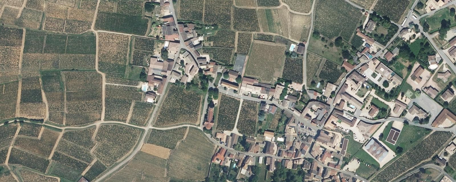 Vue aérienne de Fuissé (Saône-et-Loire)