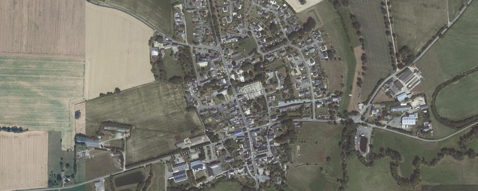 Vue aérienne de Gennes-sur-Seiche (Ille-et-Vilaine)