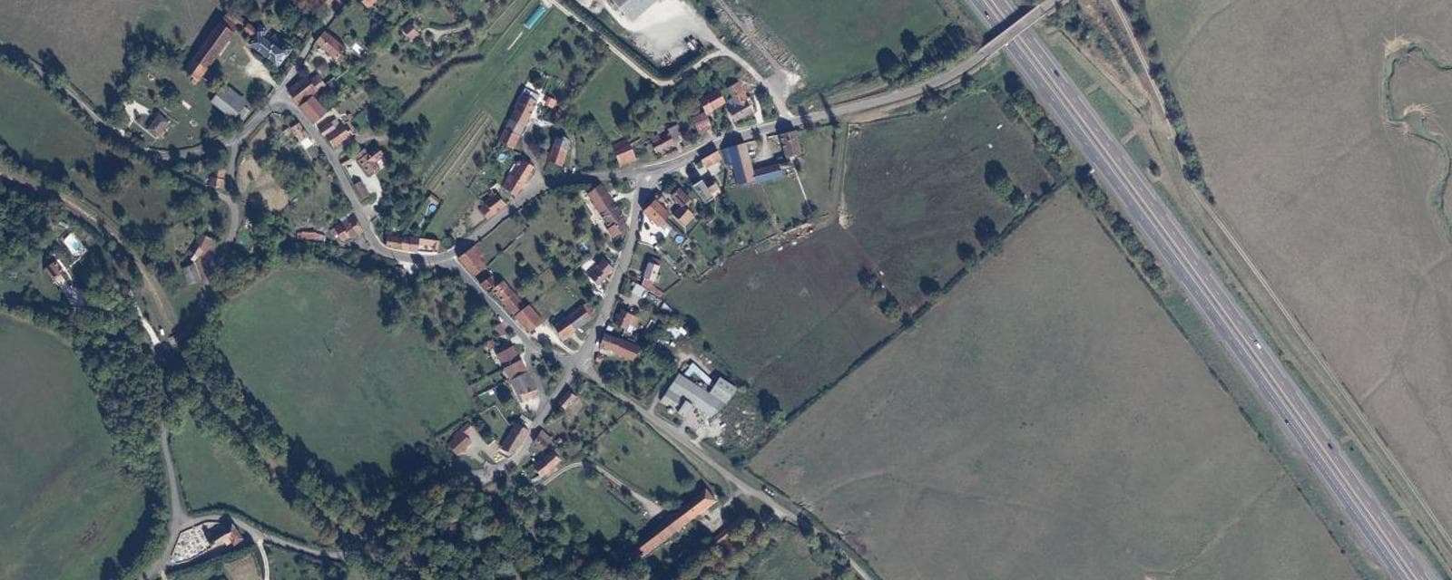 Vue aérienne de Gissey-le-Vieil (Côte-d'Or)