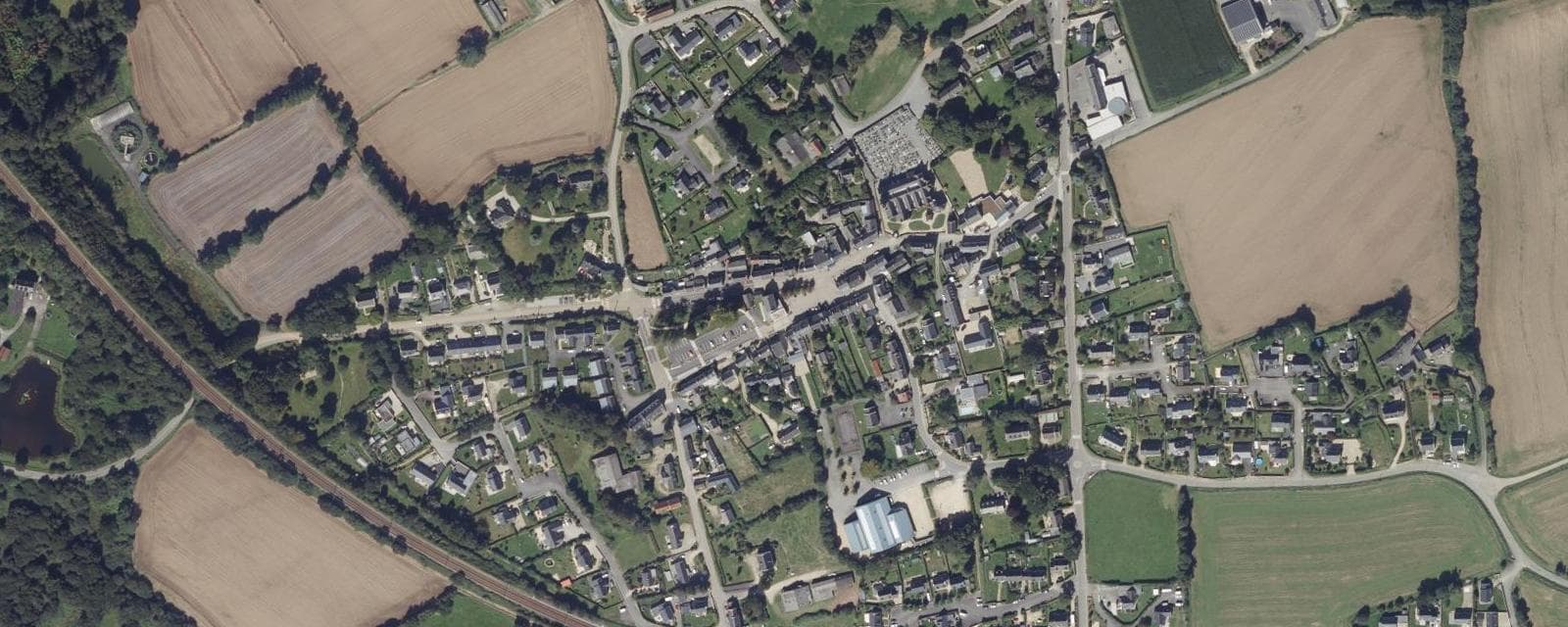 Vue aérienne de Guimiliau (Finistère)