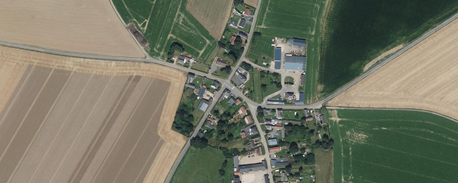 Vue aérienne de Hancourt (Somme)