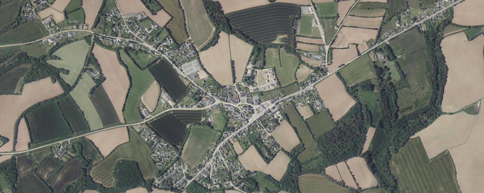 Vue aérienne de Hanvec (Finistère)