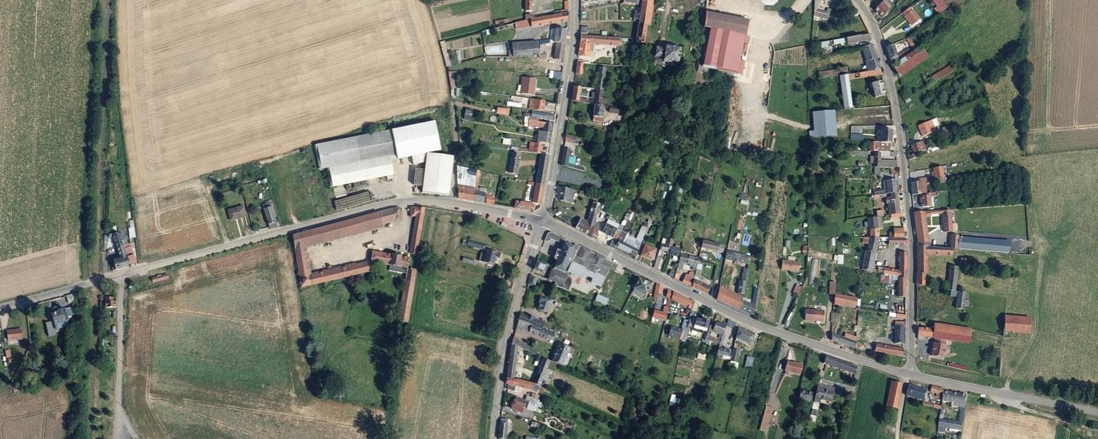 Vue aérienne de Hattencourt (Somme)