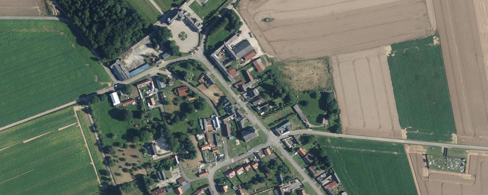Vue aérienne de Hénencourt (Somme)