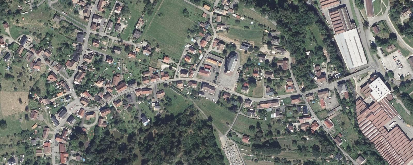 Vue aérienne de Husseren-Wesserling (Haut-Rhin)
