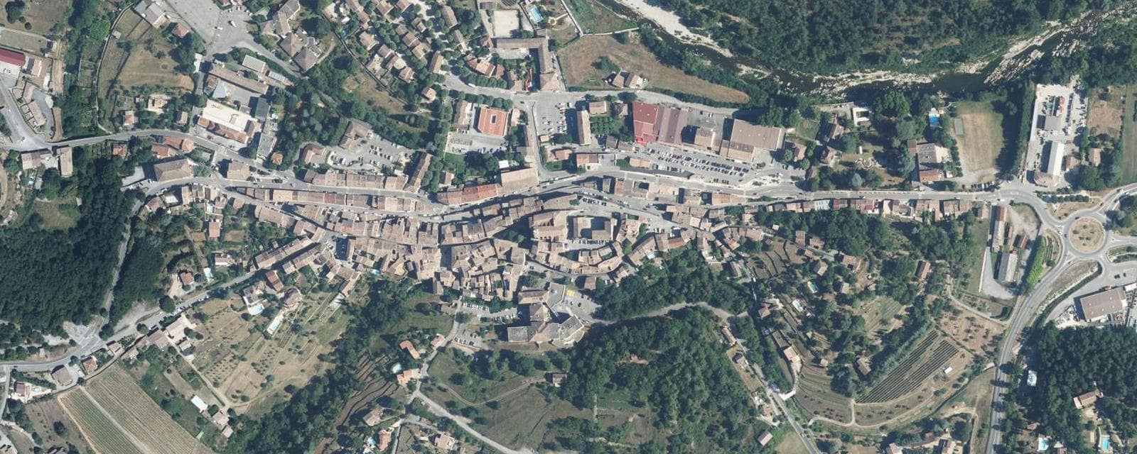 Vue aérienne de Joyeuse (Ardèche)
