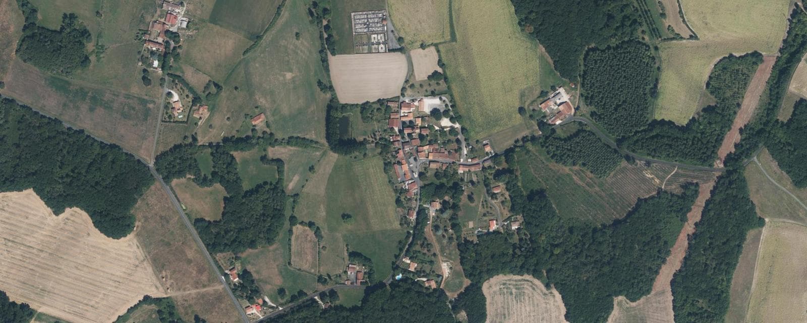 Vue aérienne de Juignac (Charente)