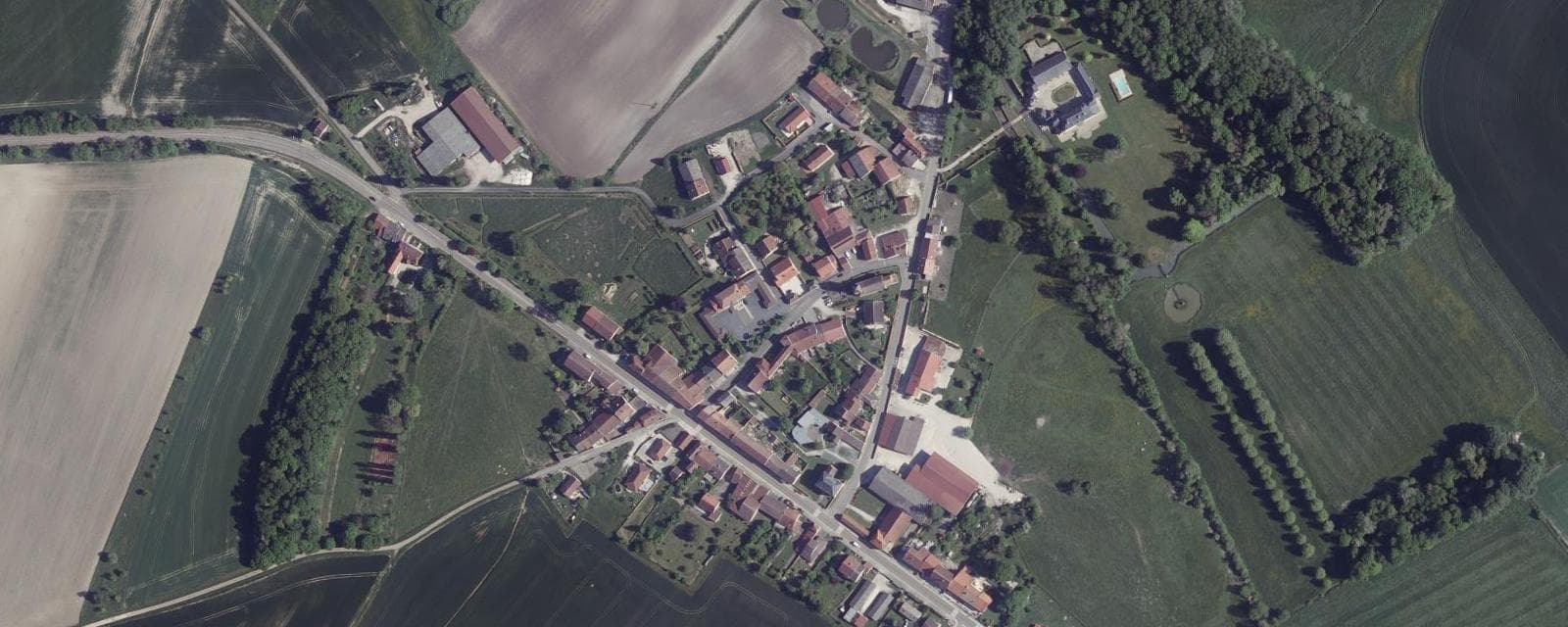 Vue aérienne de Juzennecourt (Haute-Marne)