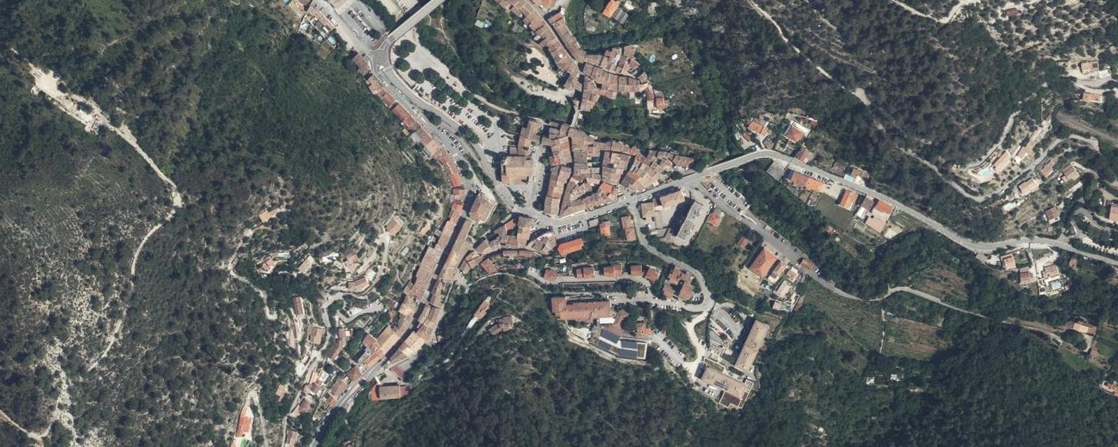 Vue aérienne de L'Escarène (Alpes-Maritimes)