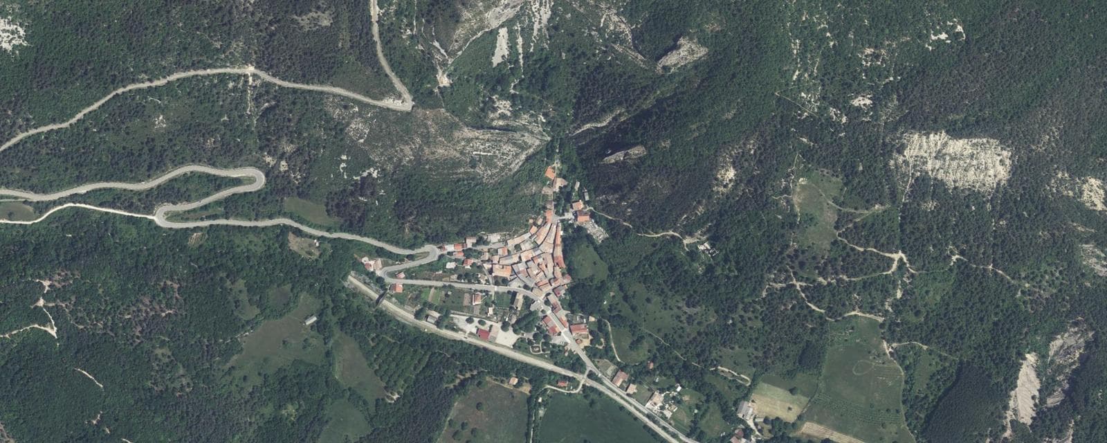 Vue aérienne de La Beaume (Hautes-Alpes)