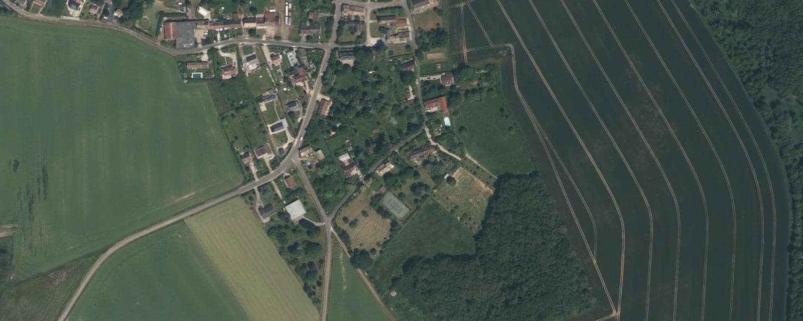 Vue aérienne de La Belliole (Yonne)
