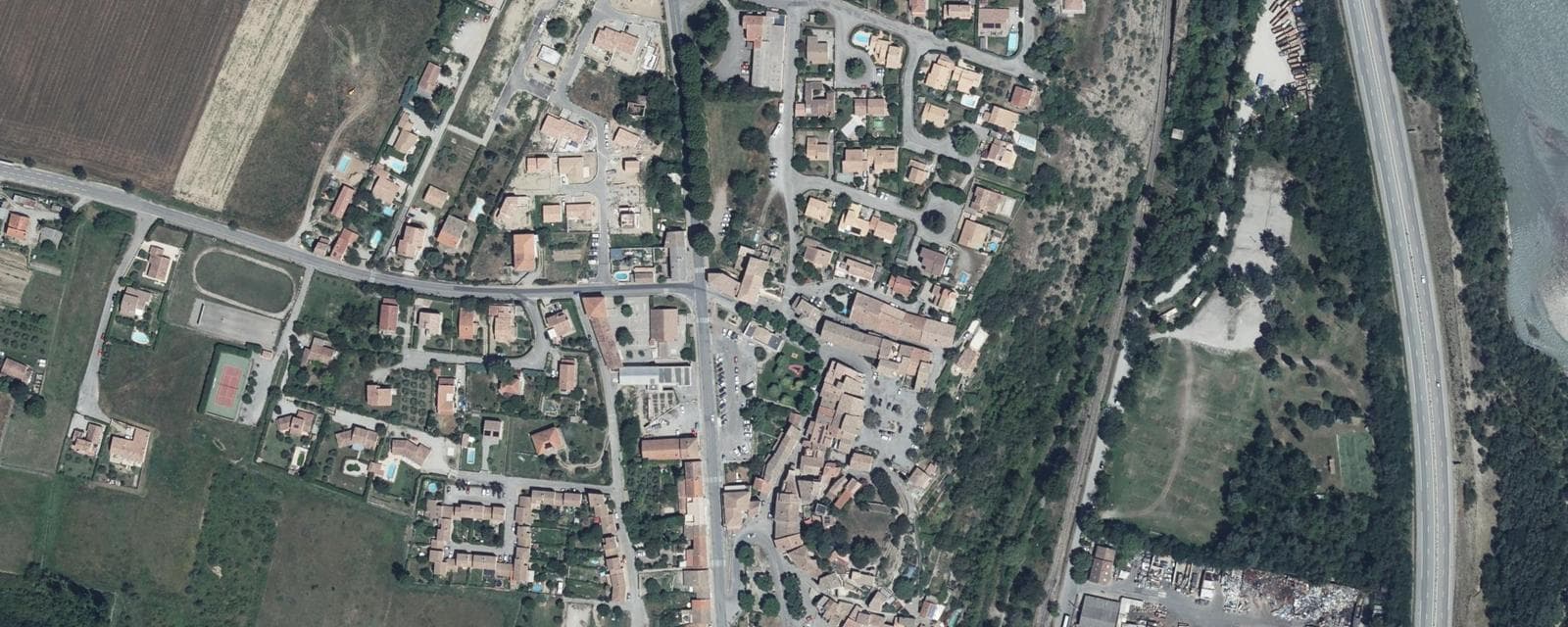 Vue aérienne de La Brillanne (Alpes-de-Haute-Provence)