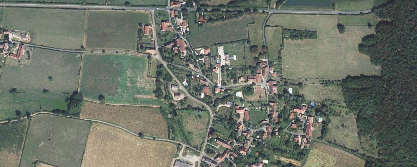 Vue aérienne de La Chapelle-sous-Brancion (Saône-et-Loire)