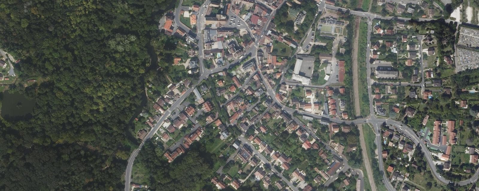 Vue aérienne de La Ferté-Alais (Essonne)