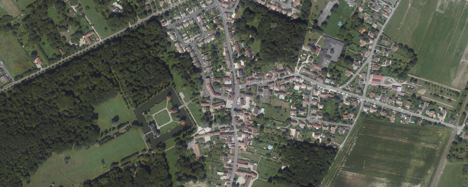 Vue aérienne de La Houssaye-en-Brie (Seine-et-Marne)