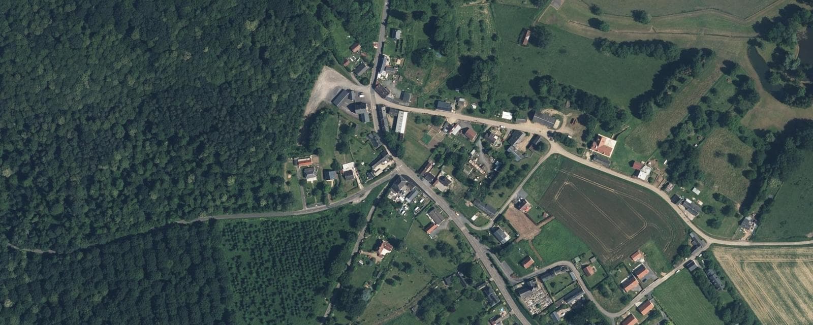 Vue aérienne de La Neuville-en-Beine (Aisne)
