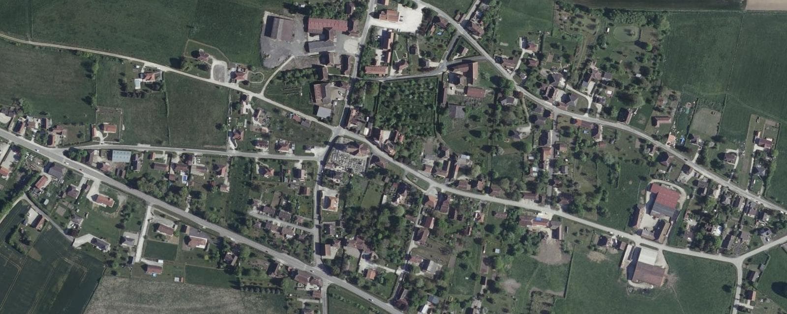 Vue aérienne de La Villeneuve-au-Chêne (Aube)