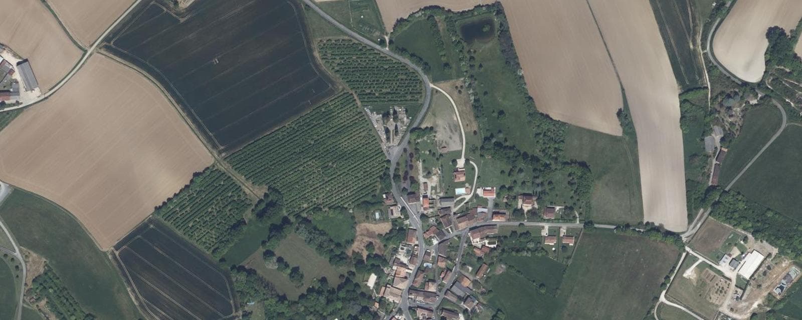 Vue aérienne de Lacépède (Lot-et-Garonne)