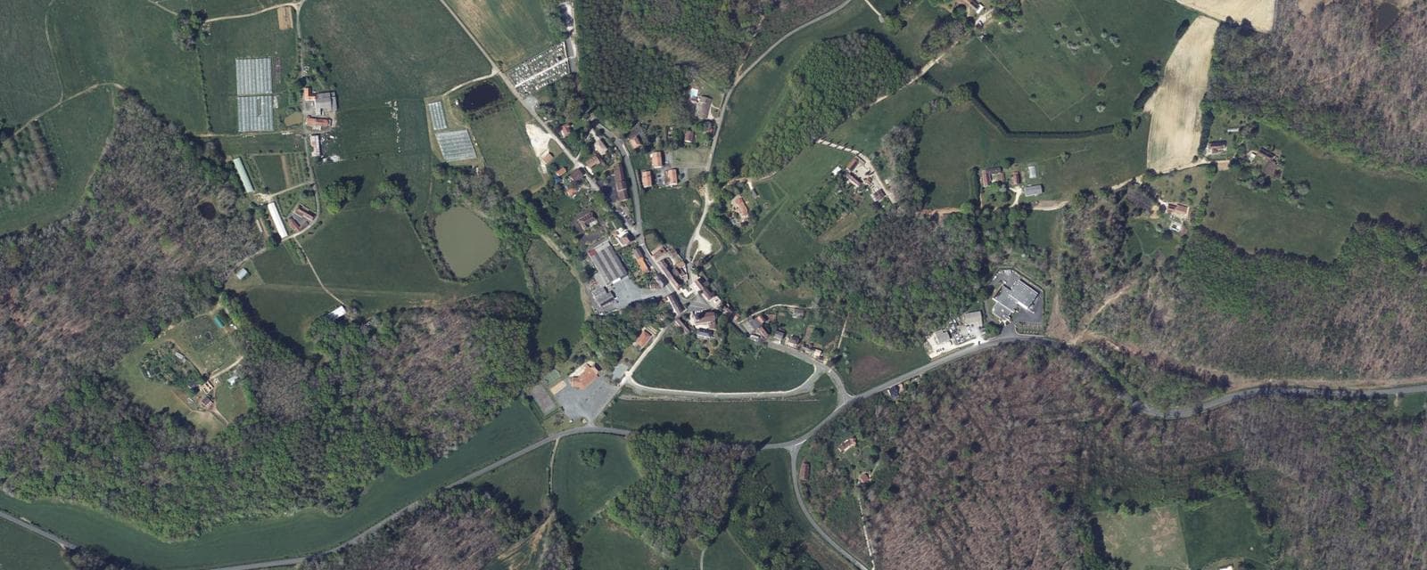 Vue aérienne de Lacropte (Dordogne)