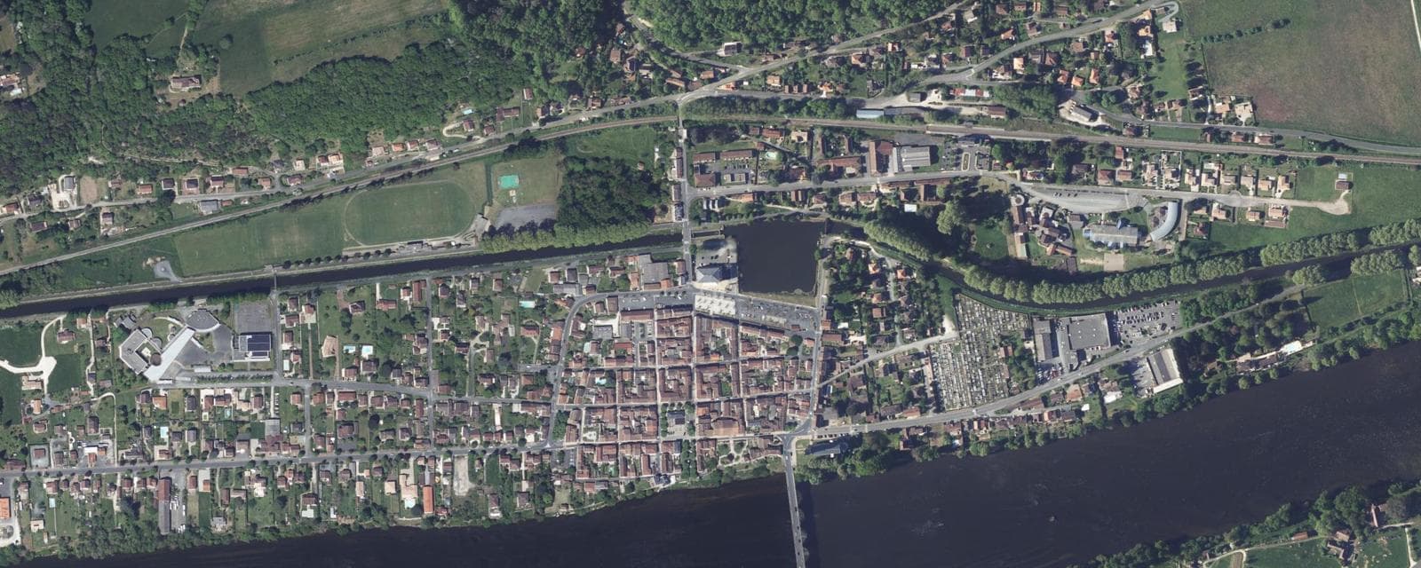 Vue aérienne de Lalinde (Dordogne)