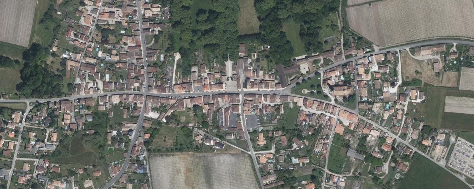Vue aérienne de Lamarque (Gironde)