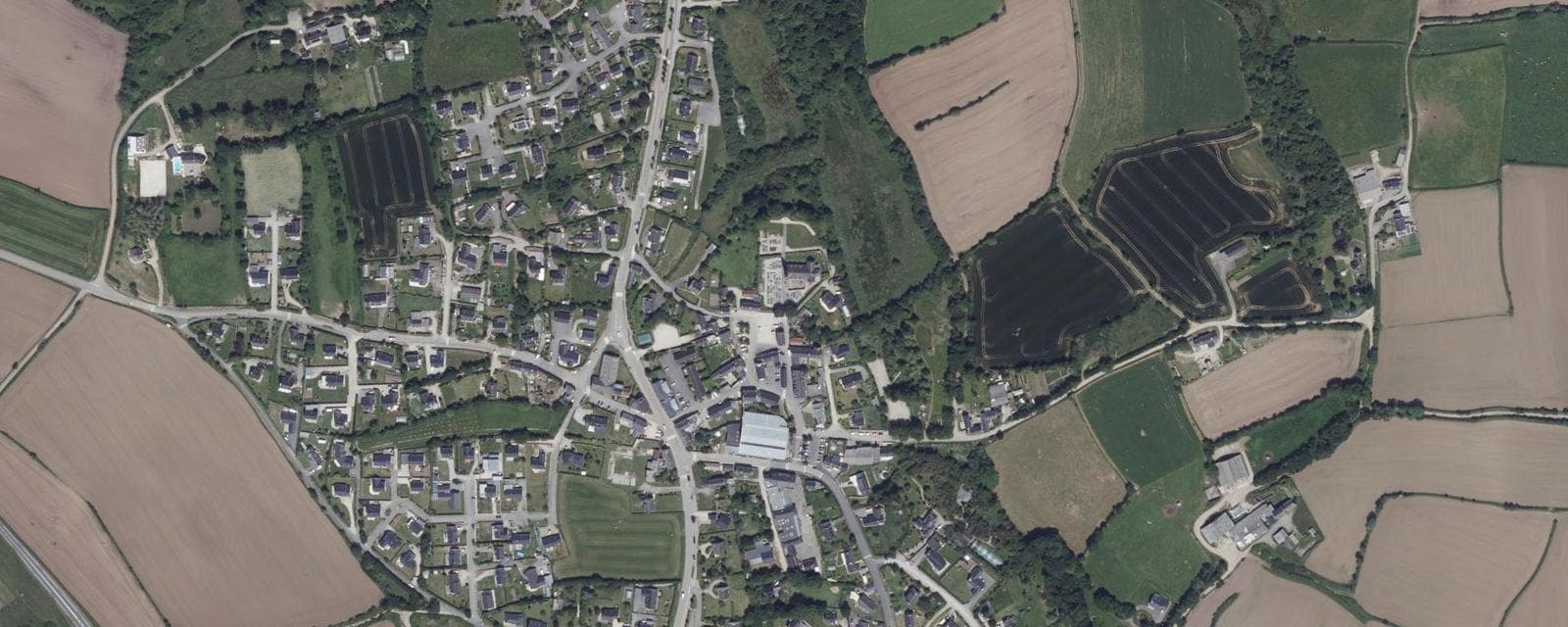Vue aérienne de Lanrivoaré (Finistère)