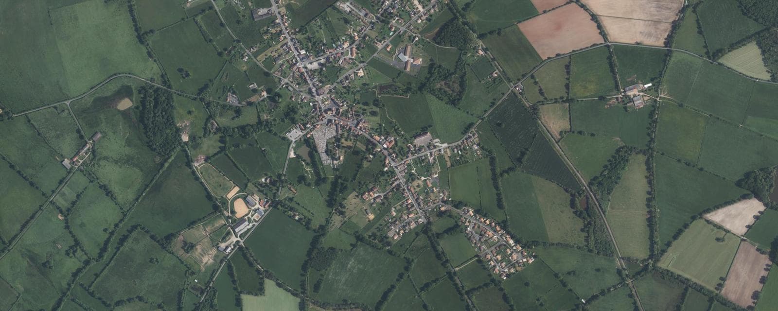Vue aérienne de Lathus-Saint-Rémy (Vienne)