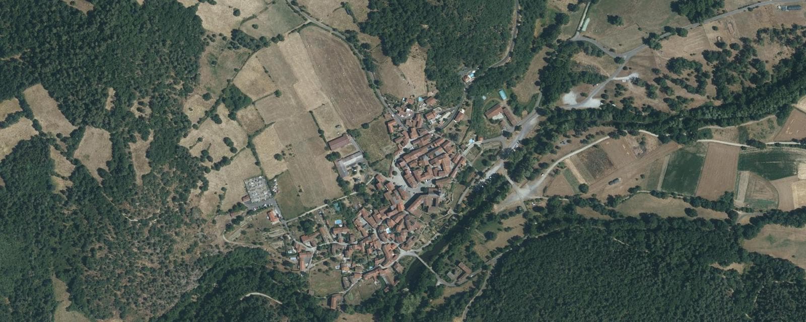 Vue aérienne de Lavaudieu (Haute-Loire)