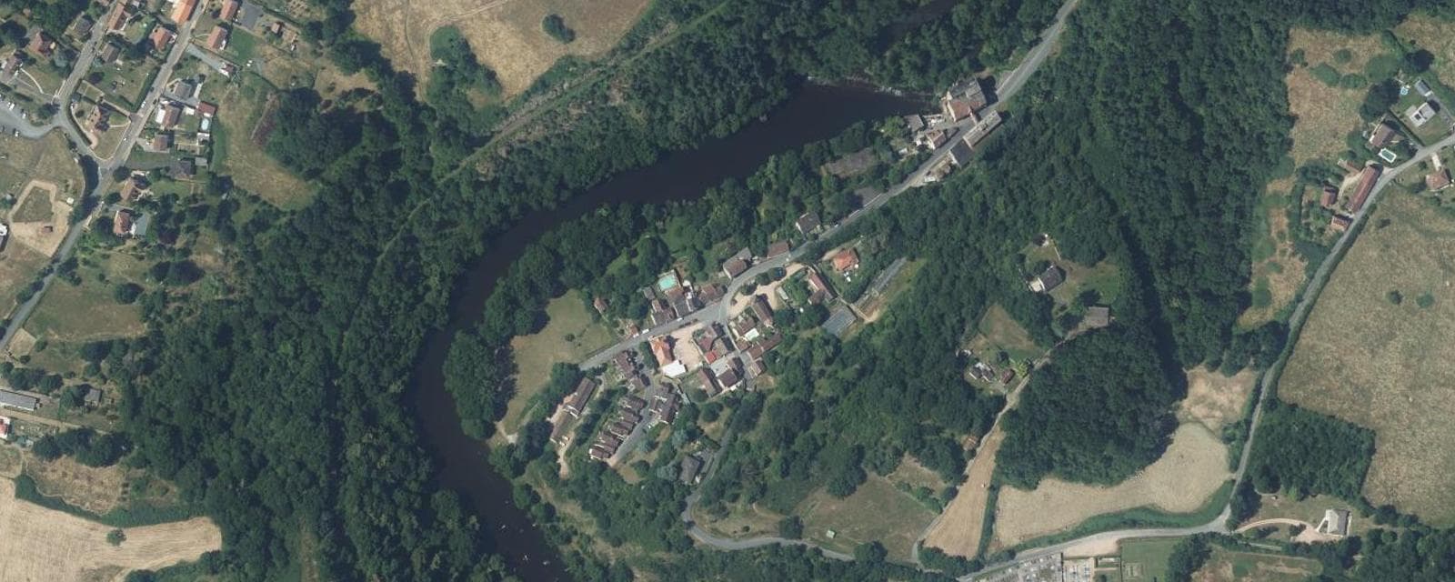 Vue aérienne de Lavault-Sainte-Anne (Allier)