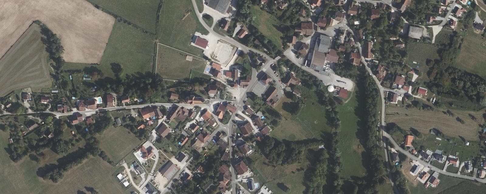 Vue aérienne de Lavernay (Doubs)