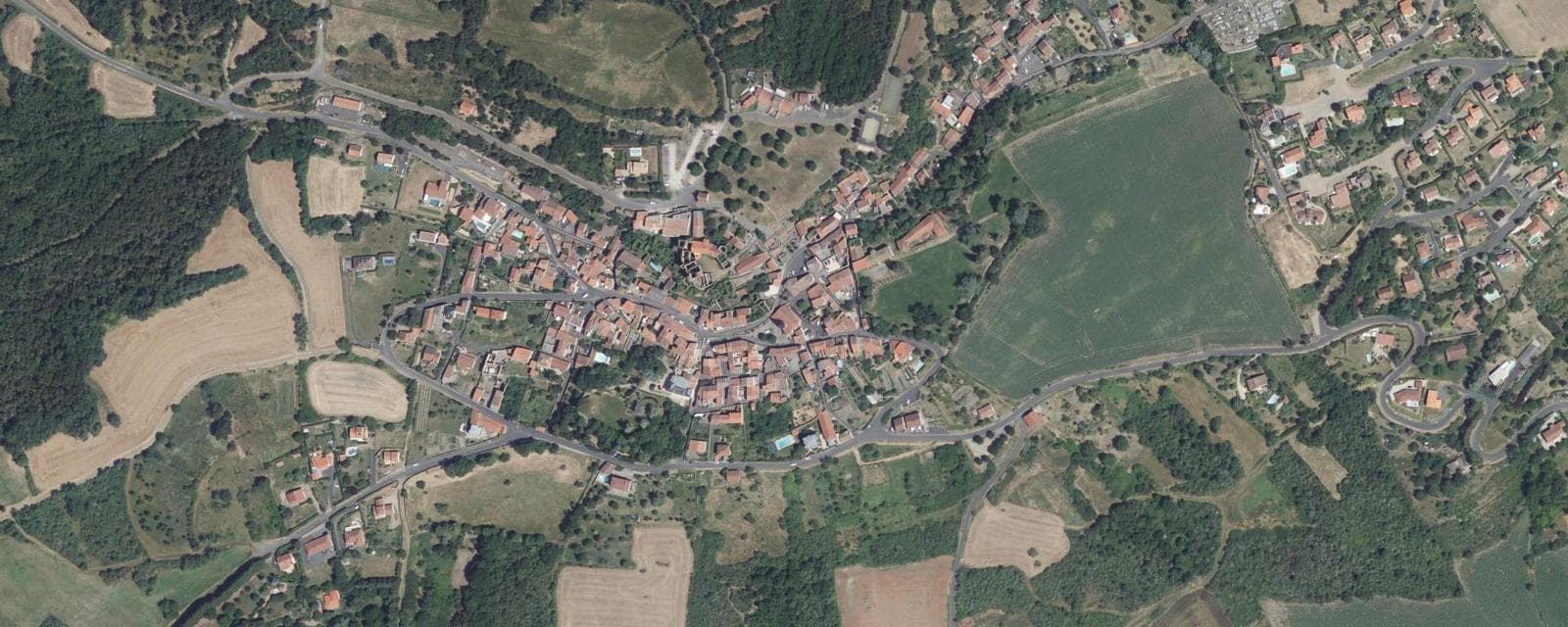 Vue aérienne de Le Broc (Puy-de-Dôme)